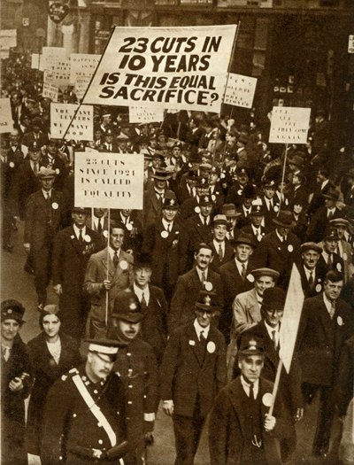 موظفو الخدمة المدنية يحتجون على تخفيضات الرواتب ، لندن ، أكتوبر 1931 ، 1935. بواسطة غير معروف