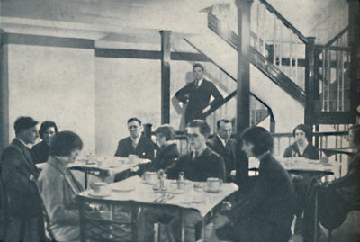 الراحة للركاب وحجرة التحكم المركزي الرائع ، c1935 بواسطة غير معروف