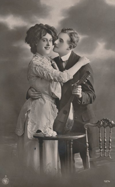 زوجان مع مندولين ، c1910 بواسطة غير معروف