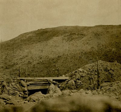 قمة التل في Les Éparges ، شمال فرنسا ، c1914-c1918. بواسطة غير معروف