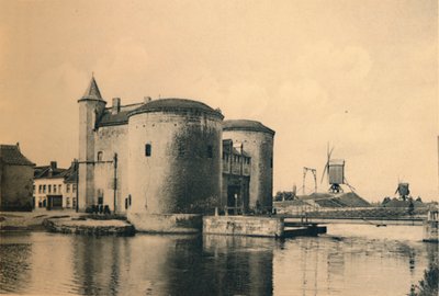 عبور البوابة ، c1910 بواسطة غير معروف