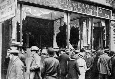 متجر مجوهرات نمساوي تالف ، باريس ، الحرب العالمية الأولى ، 1914 بواسطة غير معروف