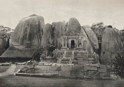 The Issurumuniya - Felse - Vihara بناها الملك Devanampiya Tissa في القرن الثالث قبل الميلاد ، 1926 بواسطة غير معروف
