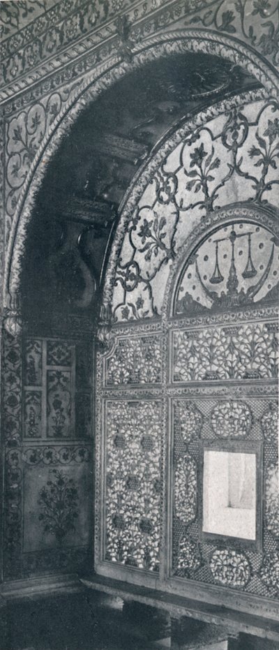دلهي. قشور العدل شاشة الرخام المنحوت التي تم من خلالها تلقي الالتماسات. ، c1910. بواسطة غير معروف