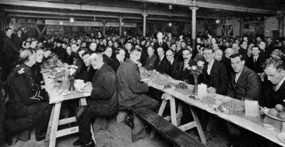 عشاء للمشردين ، دار جيش الكنيسة ، وستمنستر ، لندن ، 1926-1927 بواسطة غير معروف