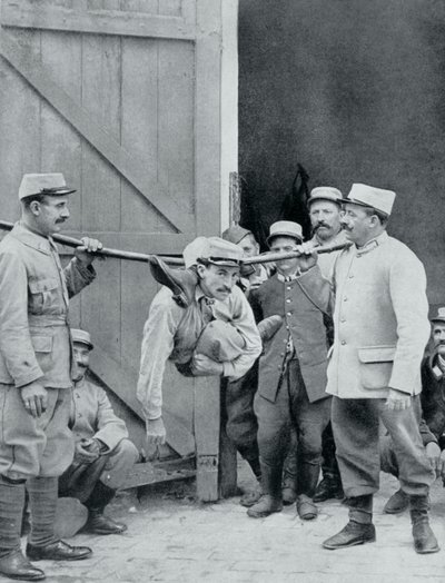 تشتيت الانتباه في الجبهة ، الثعبان البشري ، فرنسا ، الحرب العالمية الأولى ، 1915 بواسطة غير معروف