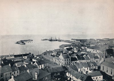 Donaghadee - منظر من برج الكنيسة ، عرض الميناء ، 1895 بواسطة غير معروف