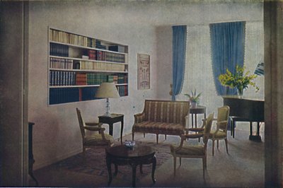 غرفة الرسم من تصميم André Dumuys ، المجاورة لغرفة المعيشة ، والتي يمكن فصلها عنها بواسطة غير معروف