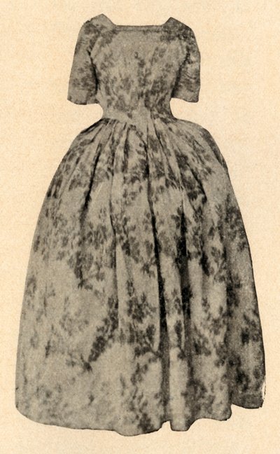 فستان من حرير العمود الفقري ، ترتديه ليدي ستيوارت في مستعمرة بربادوس ، c1700 ، 1937. بواسطة غير معروف
