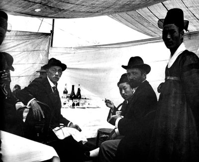 مهرجان تكريم إمبراطور اليابان ، كوريا ، 1900 بواسطة غير معروف