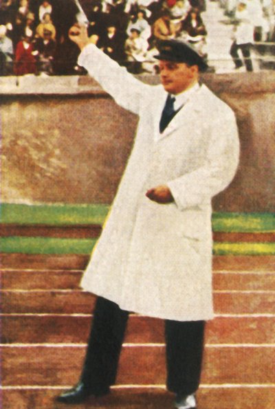 فرانز ميلر يطلق مسدس إطلاق ، 1928. بواسطة غير معروف