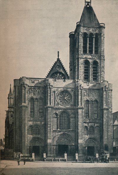 أمام كنيسة دير سانت دينيس ، مكان الدفن للملوك الفرنسيين ، c1906 ، 1907 بواسطة غير معروف