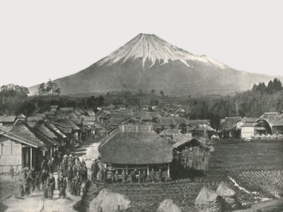 Fujiyama ، الجبل المقدس ، من قرية Jedzumi ، اليابان ، 1895. بواسطة غير معروف