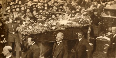 جنازة ماري لويد ، هامبستيد ، لندن ، 12 أكتوبر 1922 ، 1933. بواسطة غير معروف
