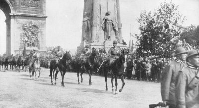 الجنرال مونتوري والقوات الإيطالية خلال موكب النصر ، باريس ، فرنسا ، 14 يوليو 1919 بواسطة غير معروف