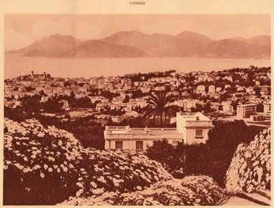 نظرة عامة مأخوذة من Pezou ، كان ، 1930. بواسطة غير معروف