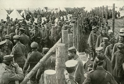 سجناء ألمان يدخلون الأقفاص ، 1919. بواسطة غير معروف