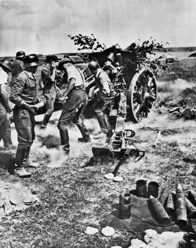 المدفعية الألمانية في العمل على الجبهة الشرقية ، 1941 بواسطة غير معروف