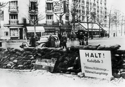 نقطة تفتيش ألمانية ، احتلت باريس ، 1940-1944 بواسطة غير معروف