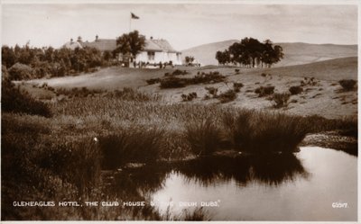 فندق Gleneagles ، The Club House & The Deuk Dubs ، c1930 بواسطة غير معروف