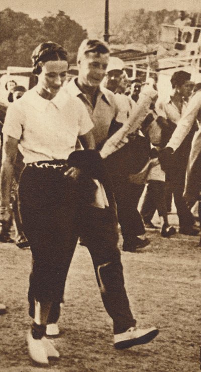 الذهاب إلى الشاطئ ، 1937 بواسطة غير معروف