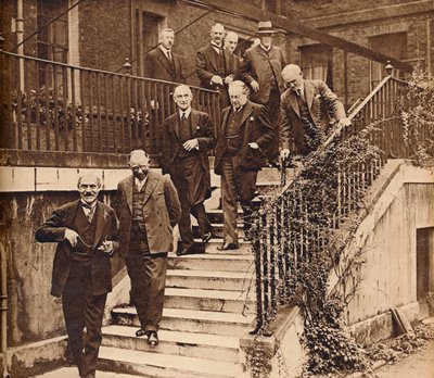 الحكومة في أزمة ، تشكيل حكومة وطنية حسب طلب الملك جورج الخامس ، 1931 ، 1938 بواسطة غير معروف