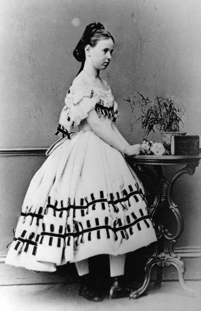 الدوقة الكبرى ماريا أليكساندروفنا من روسيا ، c1861-c1864 بواسطة غير معروف