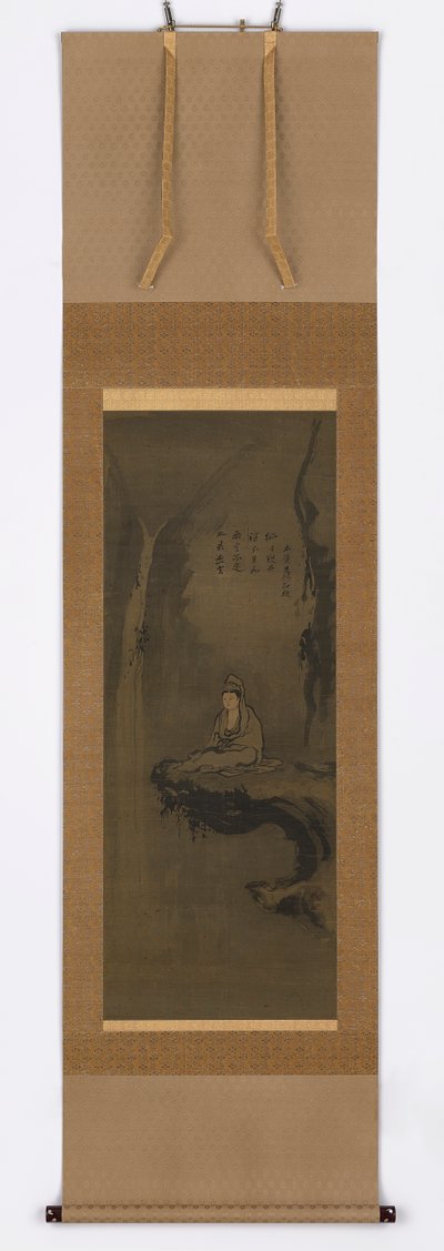 Guanyin ، ذو الرداء الأبيض ، جالسًا على صخرة معلقة ، فترة موروماتشي ، القرن الخامس عشر. بواسطة غير معروف
