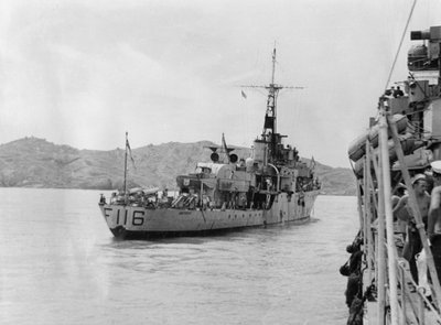 HMS Amethyst ، بعد العمل على نهر اليانغتسي ، 20 أبريل 1949 بواسطة غير معروف
