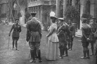 جلالة الملك جورج الخامس والملكة ماري في المروج الشرقية ، 25 أغسطس 1915 ، 1939 بواسطة غير معروف