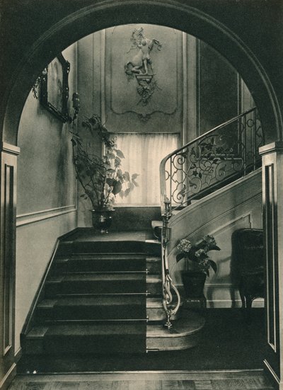 Haus H. ، Dresden: The Staircase. صممه البروفيسور E Haiger ، الذي نفذته Vereinigte Werksta بواسطة غير معروف