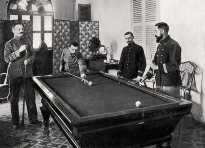 هنري غورو ، جندي فرنسي ، يلعب البلياردو ، 1895 بواسطة غير معروف