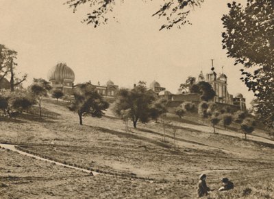 مرتفع على تل صغير في غرينيتش بارك - حتى التلال الصغيرة تحسب عالياً في لندن - المدرجات بواسطة غير معروف