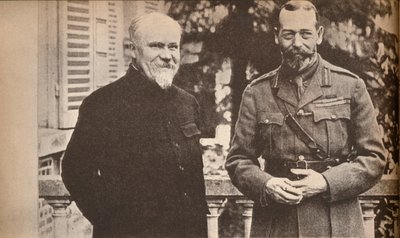 جلالته مع الرئيس بوينكير في المقر العام البريطاني في فرنسا ، c1916 ، 1935. بواسطة غير معروف
