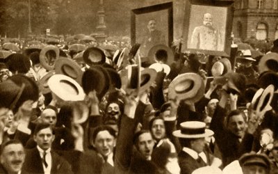 Hoch the Kaiser !: يهتف الحشود في الشوارع ، برلين ، ألمانيا ، 4 أغسطس 1914 ، 1933. بواسطة غير معروف