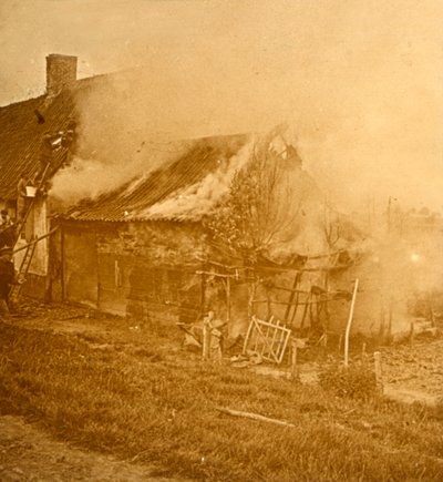 أصيب منزل بقذيفة ، c1914-c1918 بواسطة غير معروف