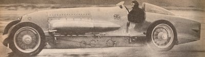 في يناير 1927 ، كسر الرائد مالكولم كامبل في طائرته بلوبيرد الشهيرة سرعة الأرض في العالم بواسطة غير معروف