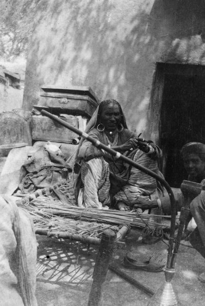 امرأة هندية من الطبقة الدنيا ، هوشيرا ، 1917 بواسطة غير معروف