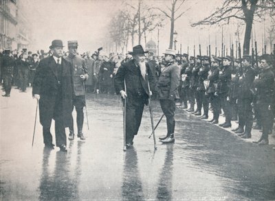 المخضرم الإيطالي ، الجنرال ريتشيوتي جاريبالدي ، في مراجعة المجندين الفرنسيين في باريس ، c1914 بواسطة غير معروف