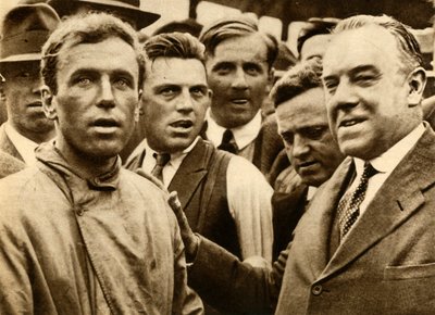 جيم موليسون في مطار كرويدون ، 1931 ، 1933. بواسطة غير معروف