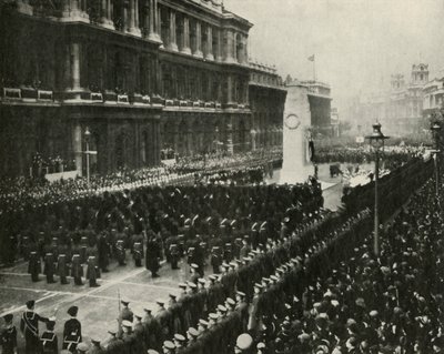 الملك جورج السادس يحضر مراسم يوم الهدنة في سينوتاف ، وايتهول ، 11 نوفمبر 1936 ، 1937. بواسطة غير معروف