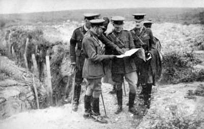 الملك جورج الخامس 1865-1936 في سانت جورج هيل ، بالقرب من فريكورت ، 10 أغسطس 1916 ، 1936 بواسطة غير معروف