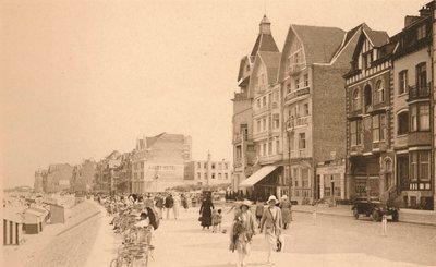 لا ديج ، The Promenade ، c1900. بواسطة غير معروف