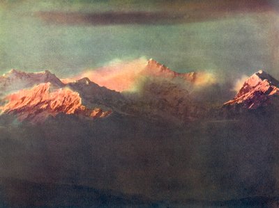 آخر أشعة الضوء على Kinchenjunga ، c1910 بواسطة غير معروف