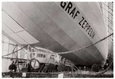 حفل إطلاق Zeppelin LZ127 Graf Zeppelin ، فريدريشهافين ، ألمانيا ، 9 يوليو 1928 1933 بواسطة غير معروف