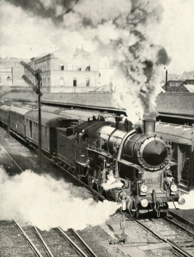 مغادرة بودابست. يغادر القطار السريع من المحطة المركزية ، 1935-1936. بواسطة غير معروف