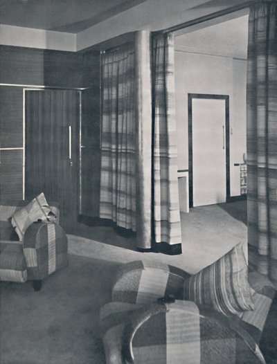 غرفة المعيشة في منزل في لندن ، صممه ريموند ماكغراث ، ARIBA ، 1936 بواسطة غير معروف