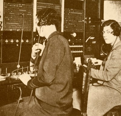 خدمة الهاتف بين لندن ونيويورك ، c1930. بواسطة غير معروف