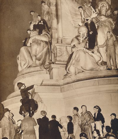 مدرج لندن ، 1937 بواسطة غير معروف