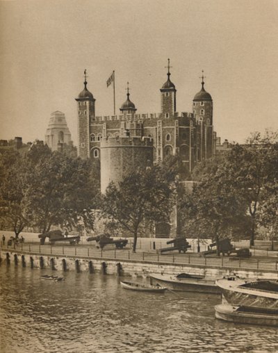 Londons أقدم وأحدث المباني العامة من برج الجسر ، c1935. بواسطة غير معروف